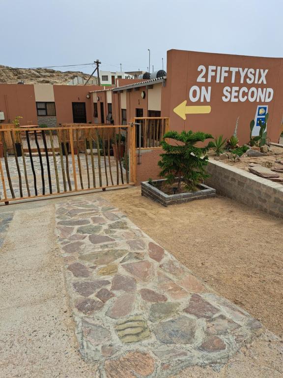 2FiftySix on Second, Lüderitz