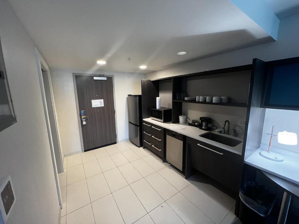 Home2 Suites by Hilton Hinesville キッチン