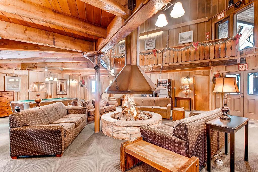 Recently Updated Downtown Condo with Thoughtful Touches Throughout PM1A photo
