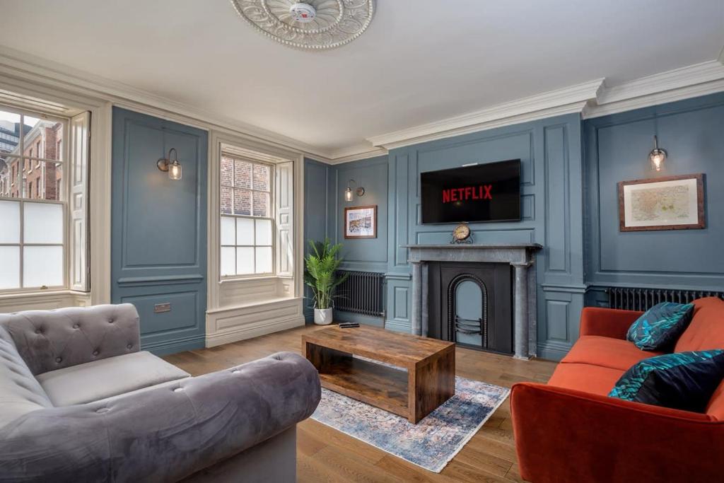 Paradise Square Remodelled 18th Century Ground Floor, Sheffield