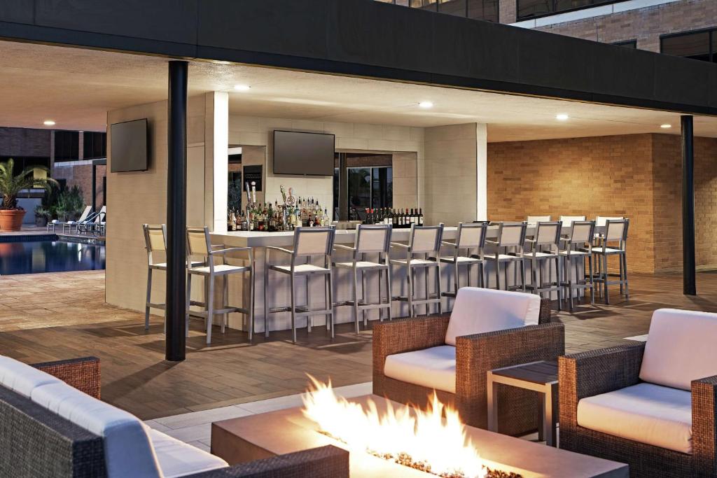 Bar/lounge, Hilton Houston Plaza/Medical Center in Houston (TX)