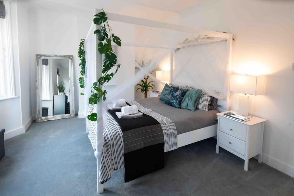 The Life Of Riley, Brighton & Hove