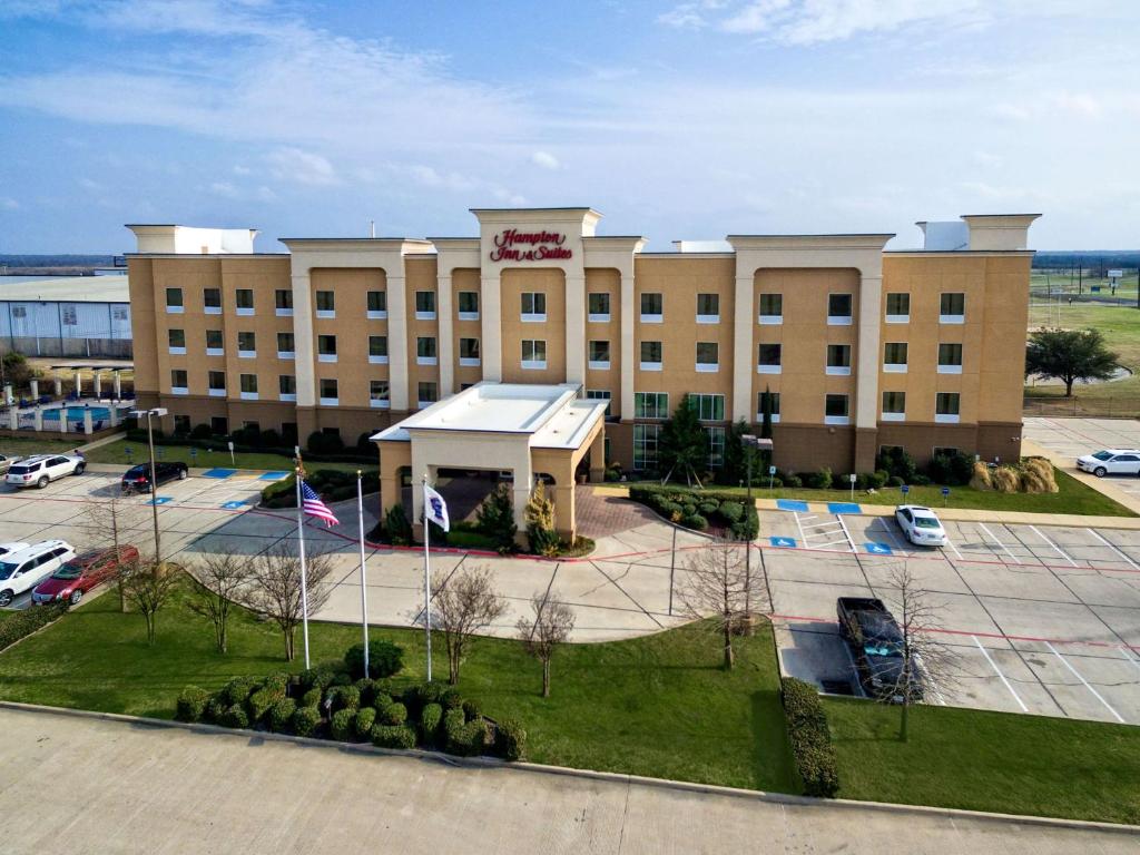 Hampton Inn & Suites Corsicana photo
