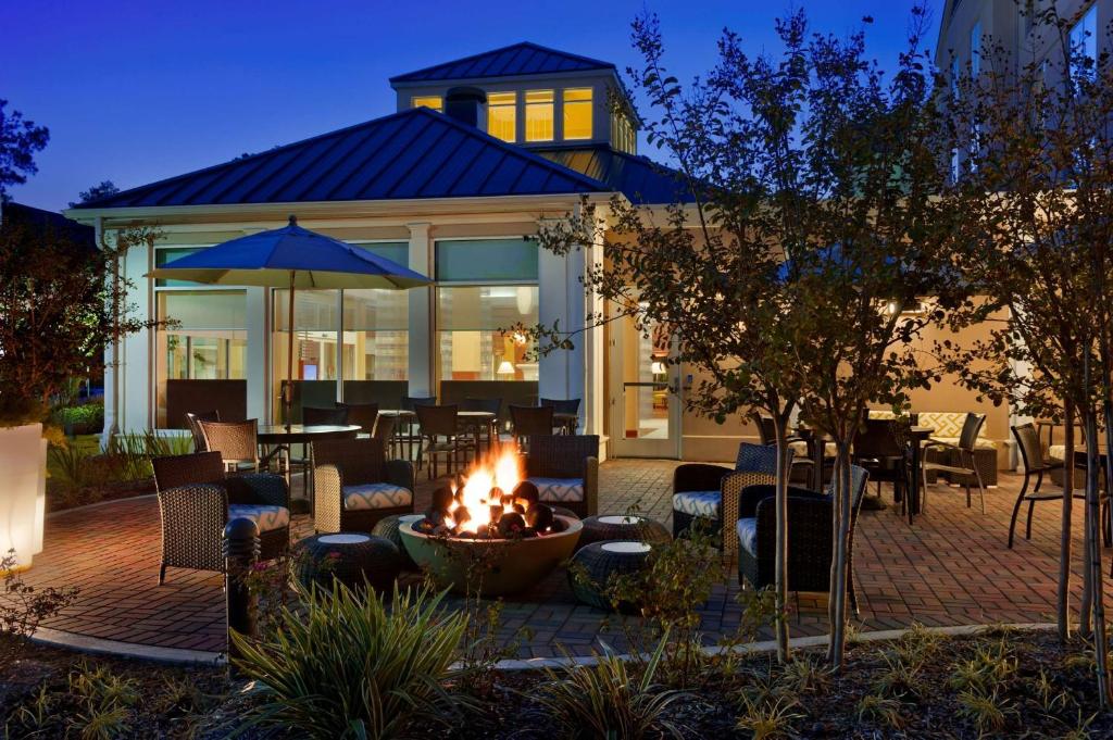 Hilton Garden Inn Houston/The Woodlands photo