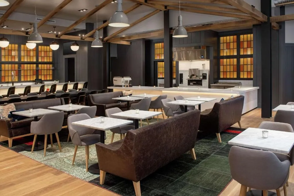 Canopy By Hilton Ithaca Downtown，位于伊萨卡的酒店
