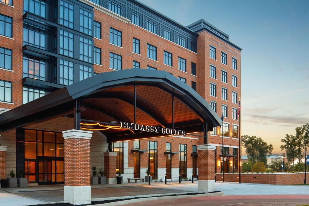 Embassy Suites by Hilton South Bend photo
