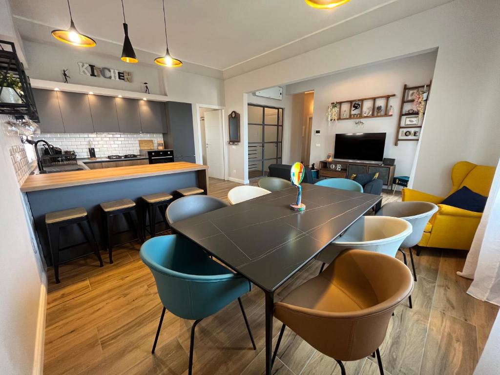 DiLuna, Marina di Cecina