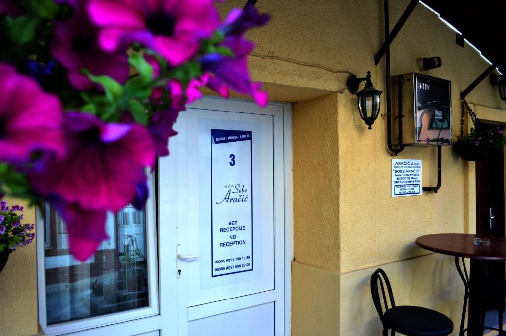 Rooms Aracic — Hotel in Slavonski Brod