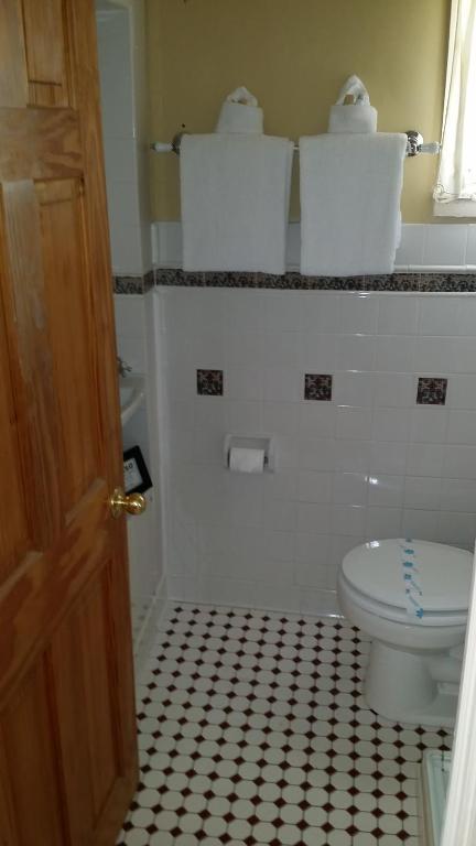 Burbank Rose Inn Bed & Breakfast photo