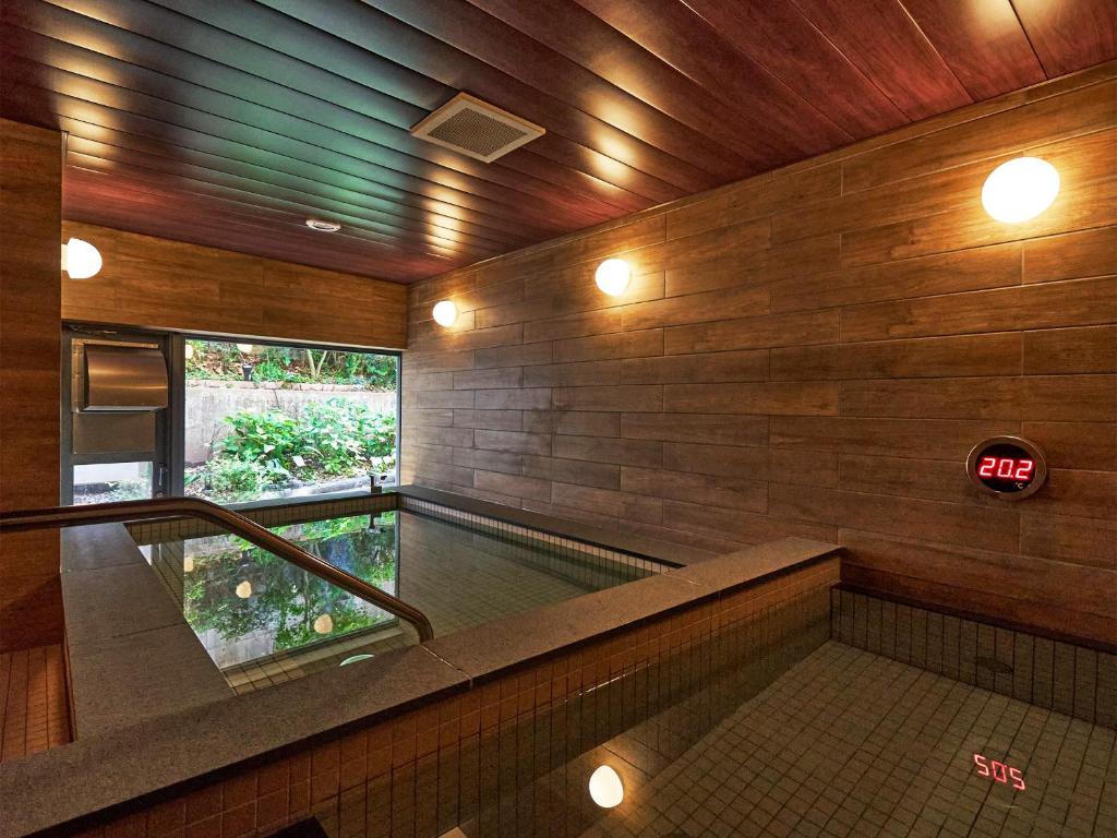 Hot tub