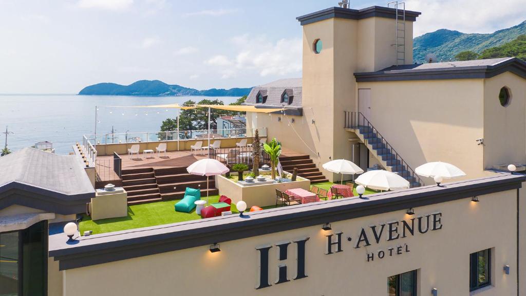Geoje Hawaii Condo Beach Hotel photo