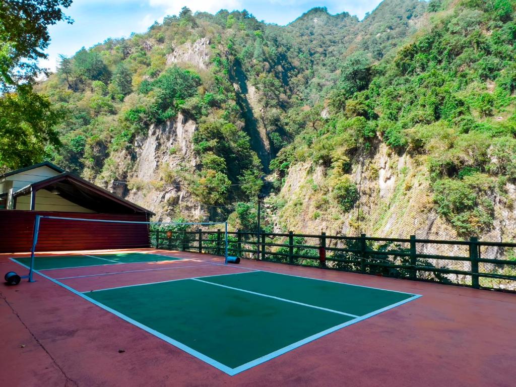 Tennis court