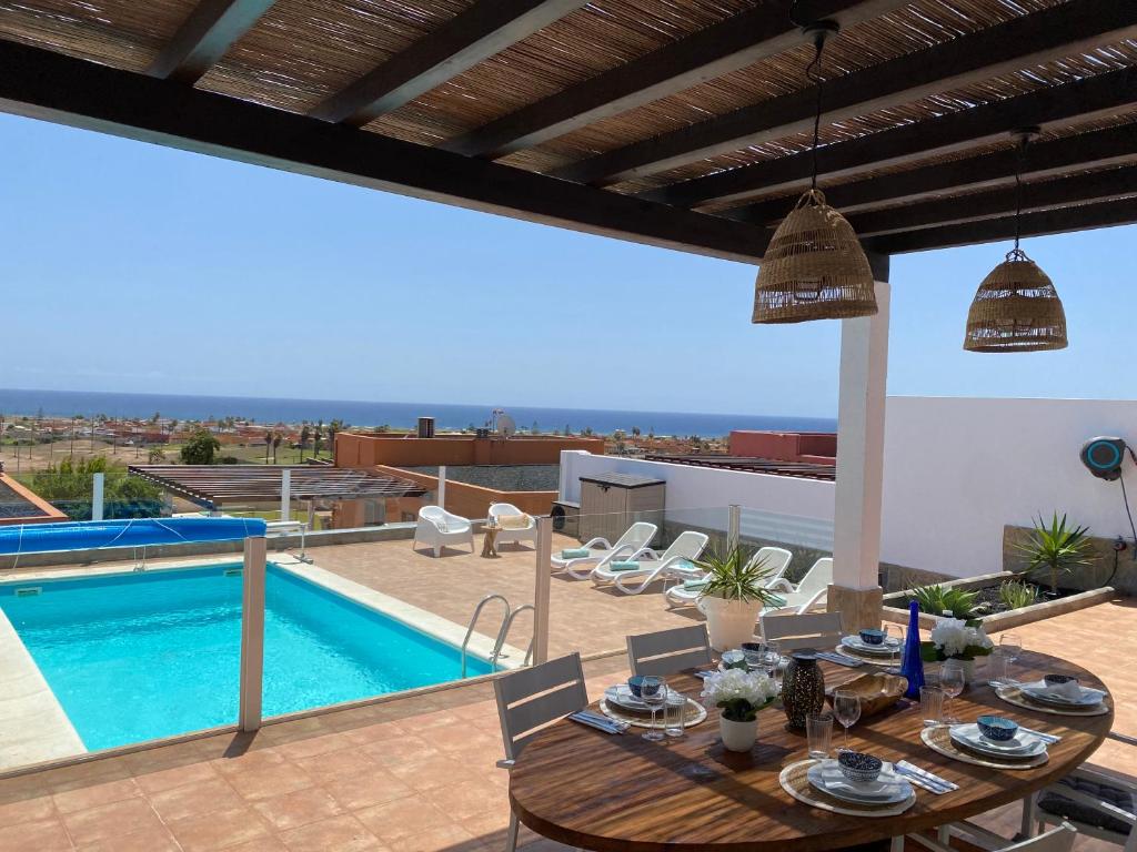 Casa Blanca Caleta - Golf & Sea Views - private heated Saltwater Pool - BBQ - Aircondition" - 2