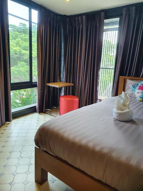 Baan Wualamphong photo