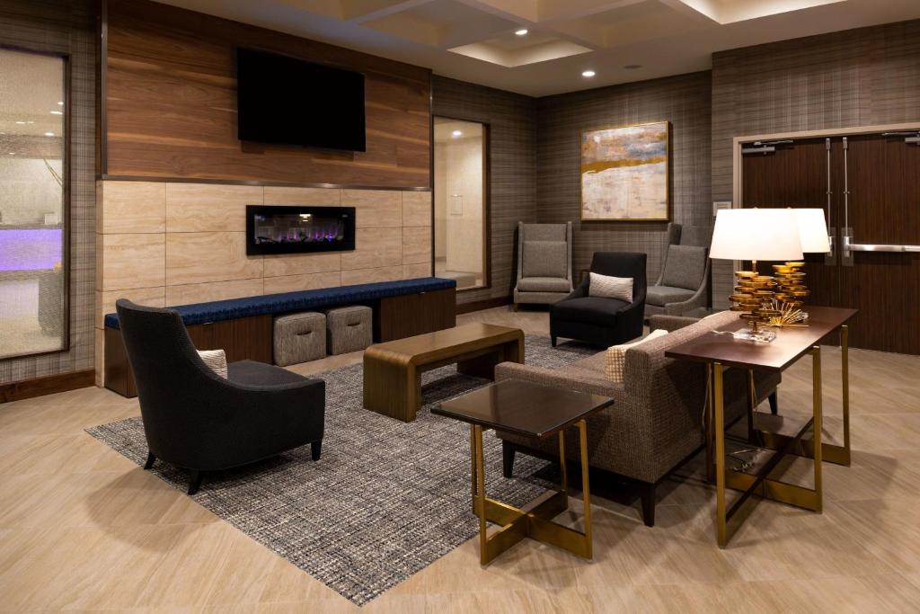 Residence Inn Charlotte Northlake photo