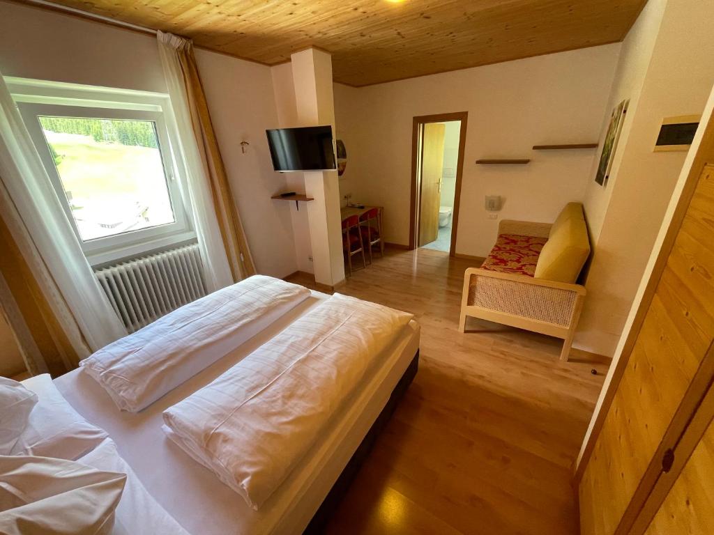 Hotel Meisules photo