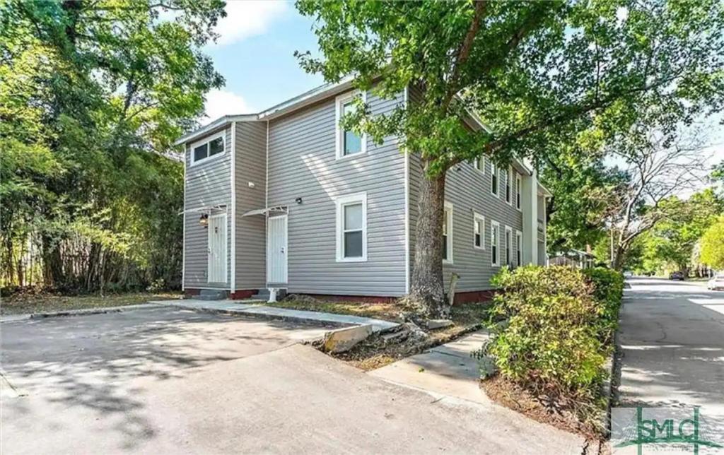 Southern Charm at its Best near South Historic District