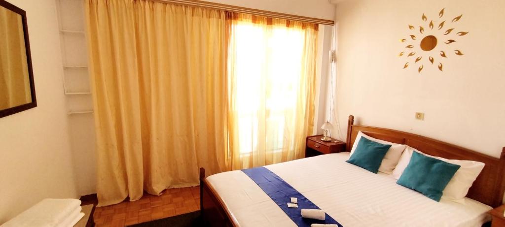 Cozy room in quiet neighbourhood photo