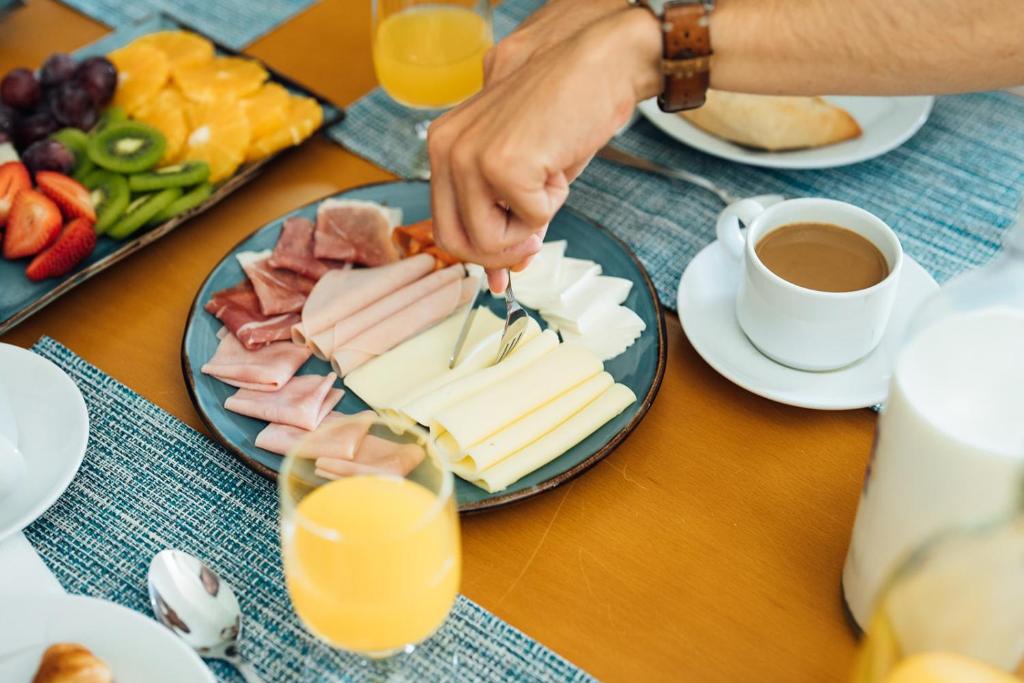 อาหารและเครื่องดื่ม