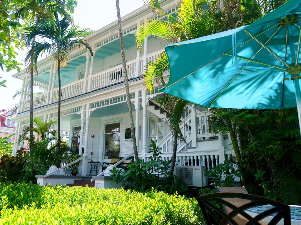 Southernmost Point Guest House — Hotel in Key West (FL)