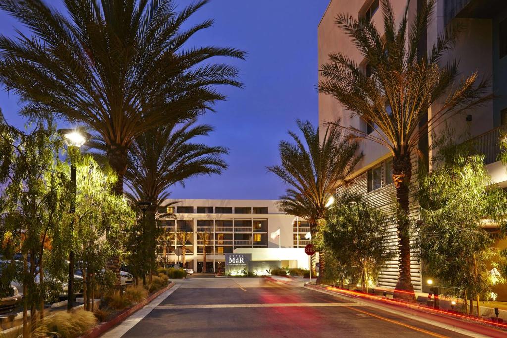Hotel MDR Marina del Rey- a DoubleTree by Hilton — Hotel building in Marina Del Rey, California