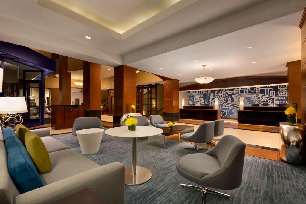 Lobby, Hilton Chicago/Magnificent Mile Suites in Chicago (IL)