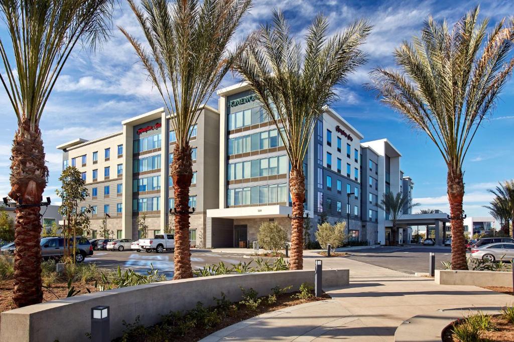Hampton Inn Long Beach Airport photo
