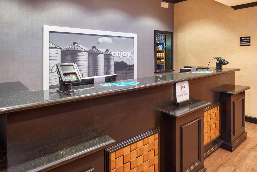Hampton Inn & Suites Waco-South