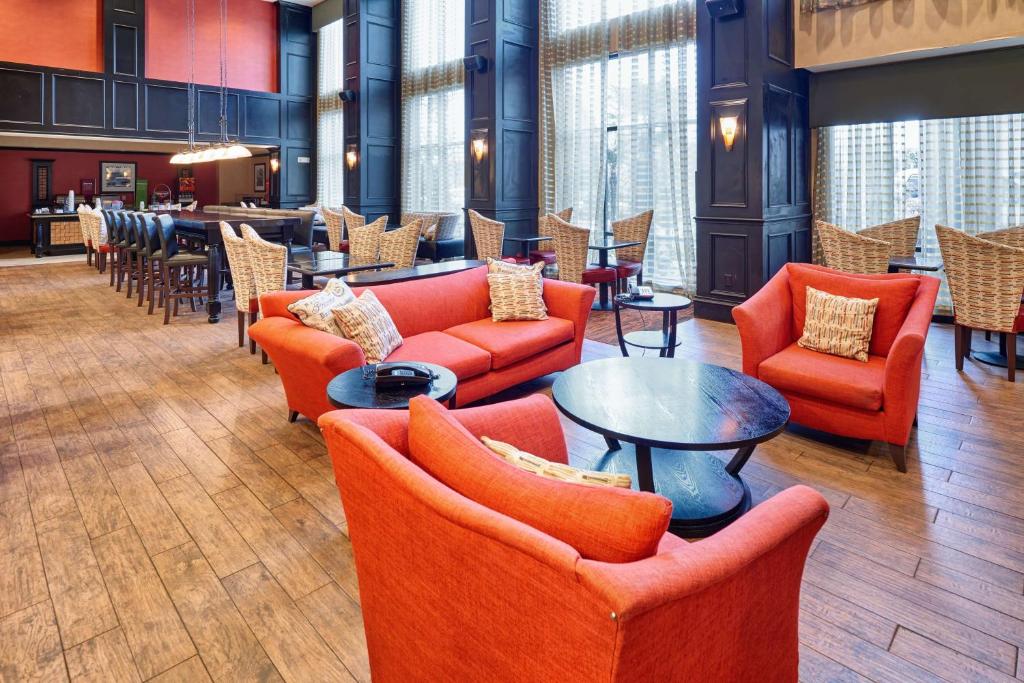 Hampton Inn & Suites Waco-South photo