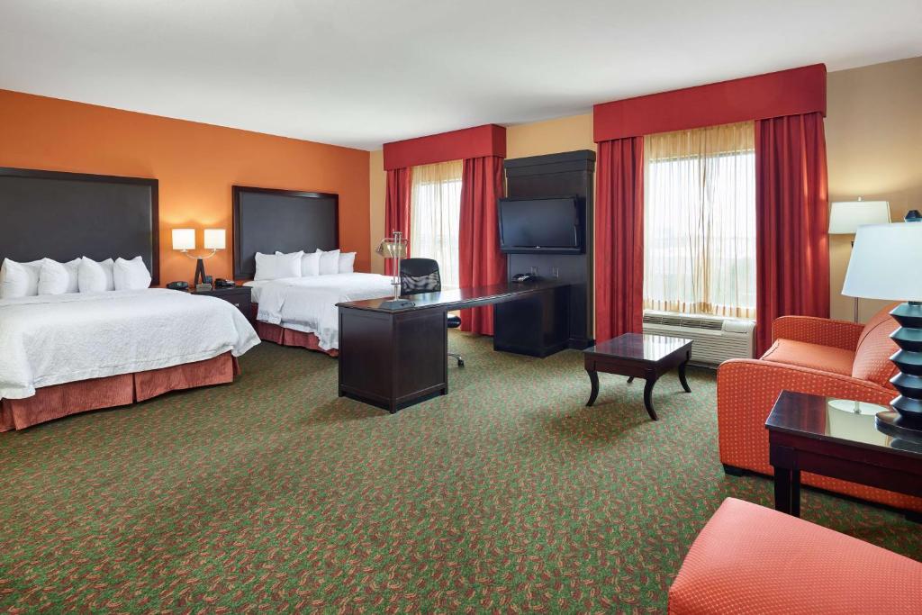 Hampton Inn & Suites Waco-South