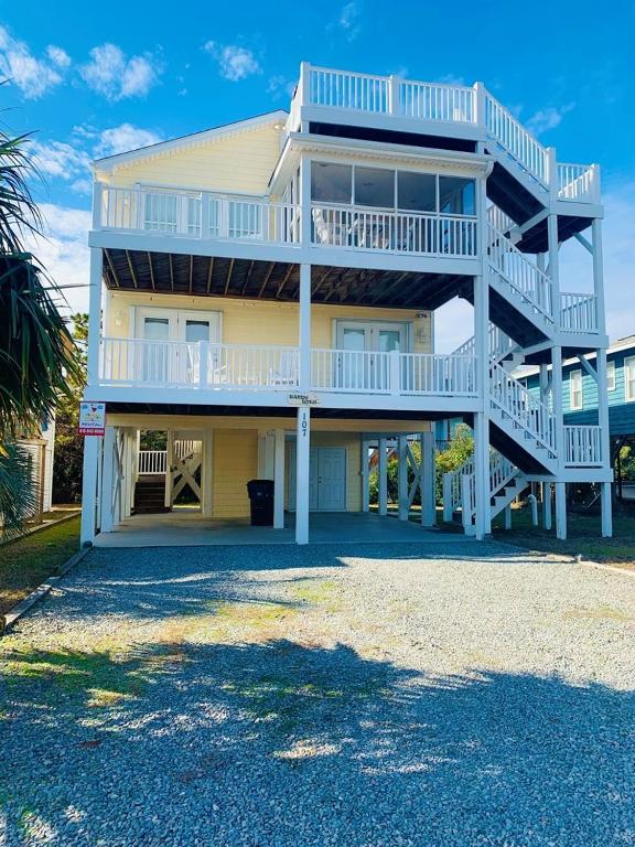 Sandy Toes, Holden Beach