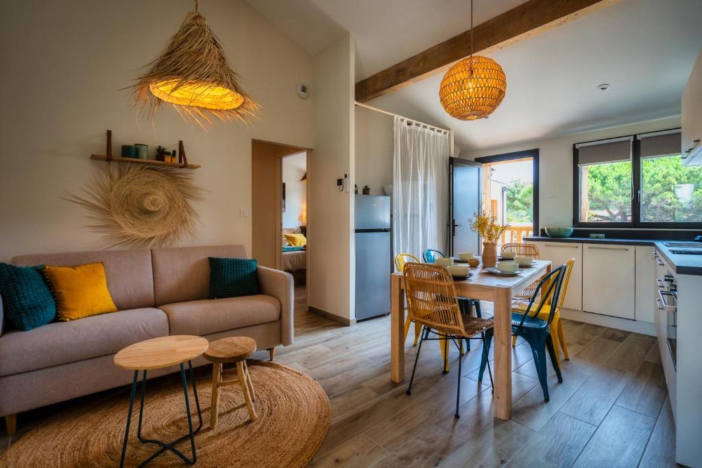 Magic Surf House - 2