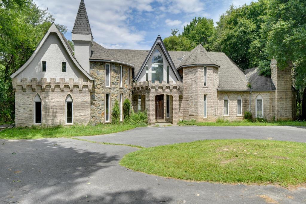 Silver Spring Castle Apt about 16 Mi to Capital!