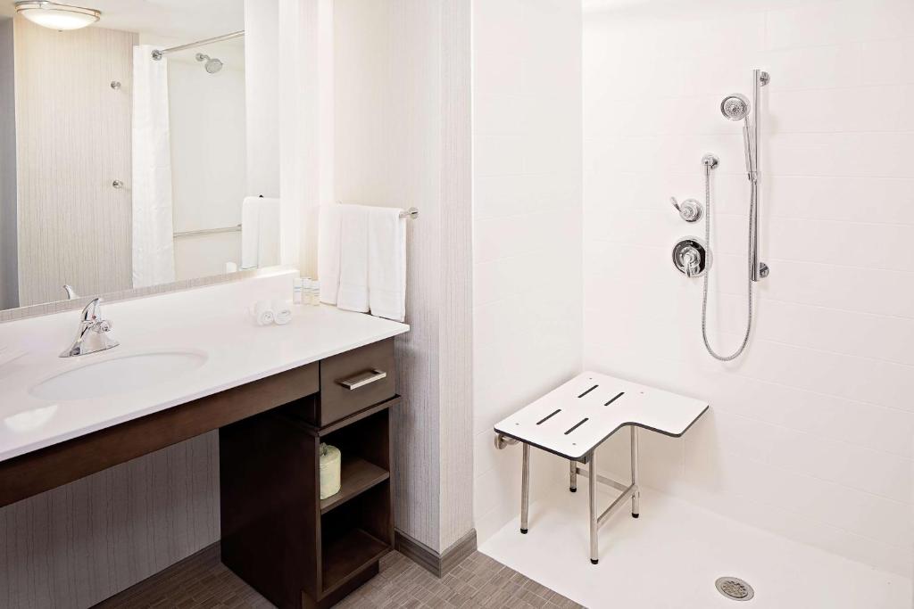 Homewood Suites by Hilton Ronkonkoma photo