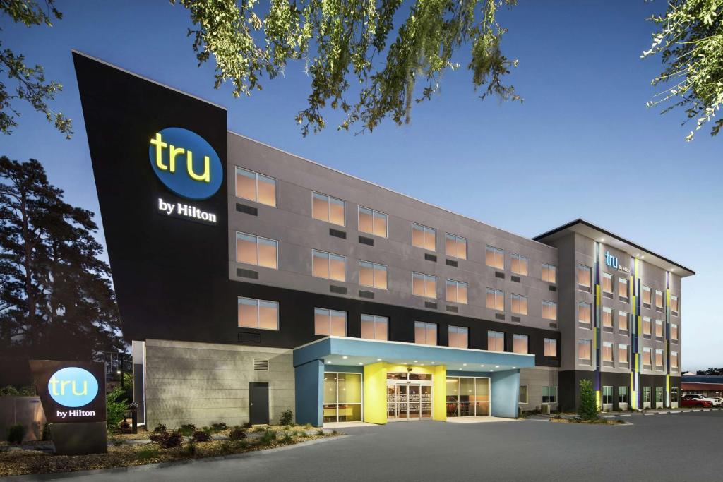 Tru By Hilton Savannah Midtown Ga, Savannah