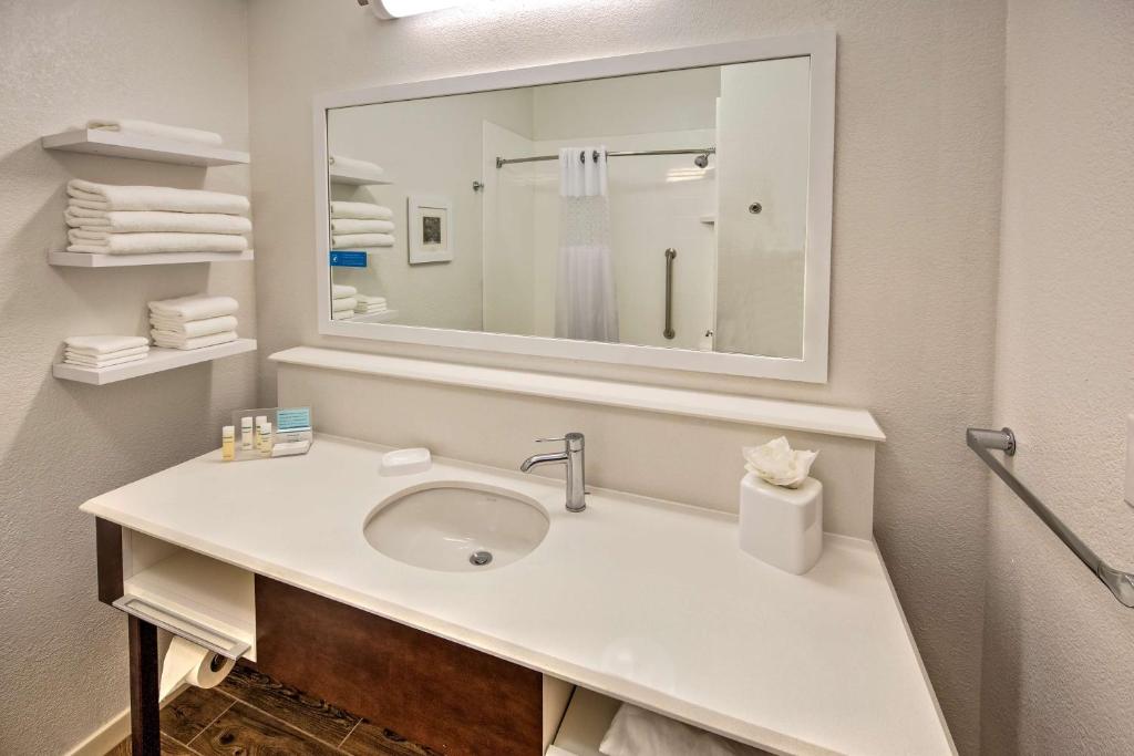 Hampton Inn Savannah - I-95 North photo