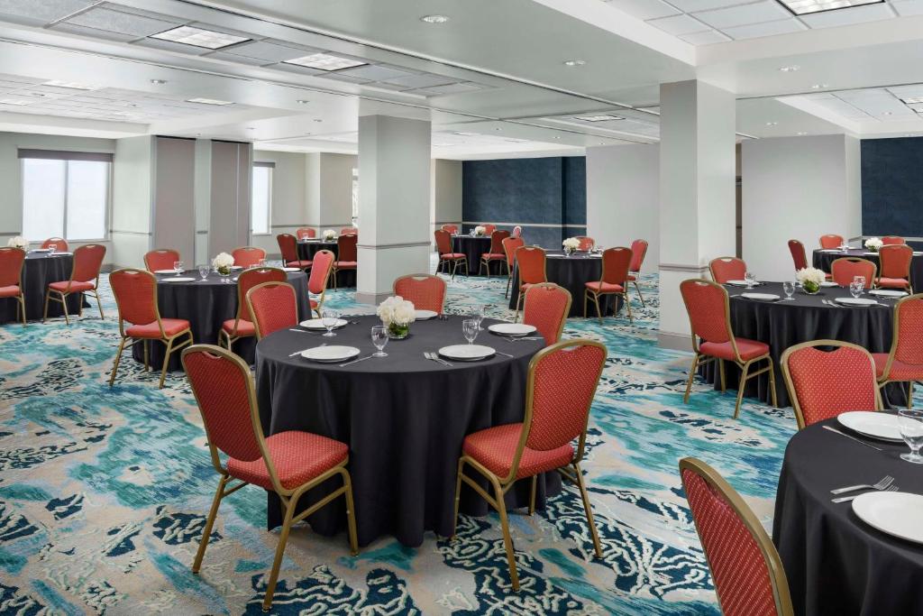 ヒルトン ガーデン イン オーランド アット シーワールド (Hilton Garden Inn Orlando at Seaworld) 会議室