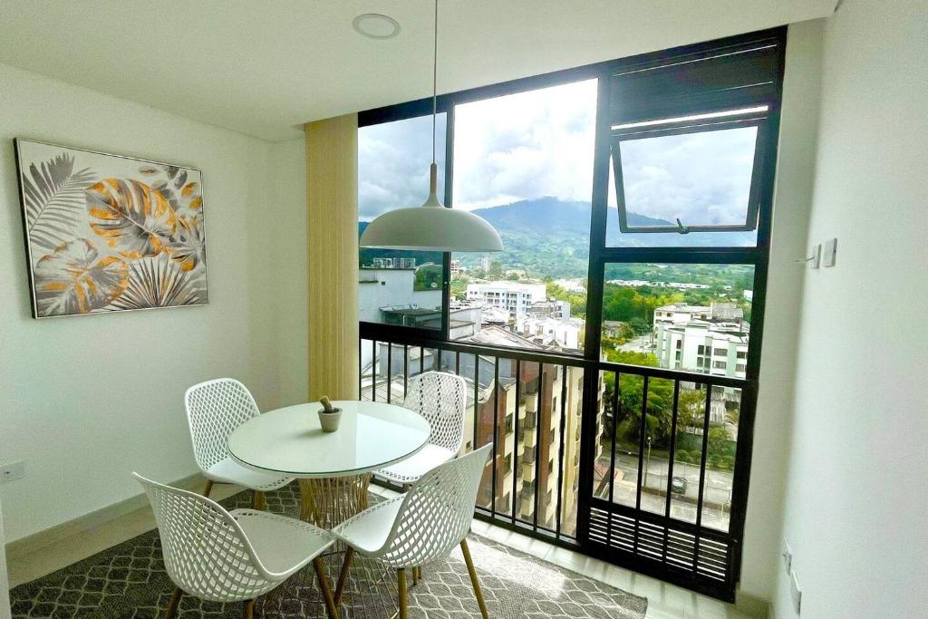 Grandiosa vista al lado del centro comercial Portal del Quindio 2 - 4