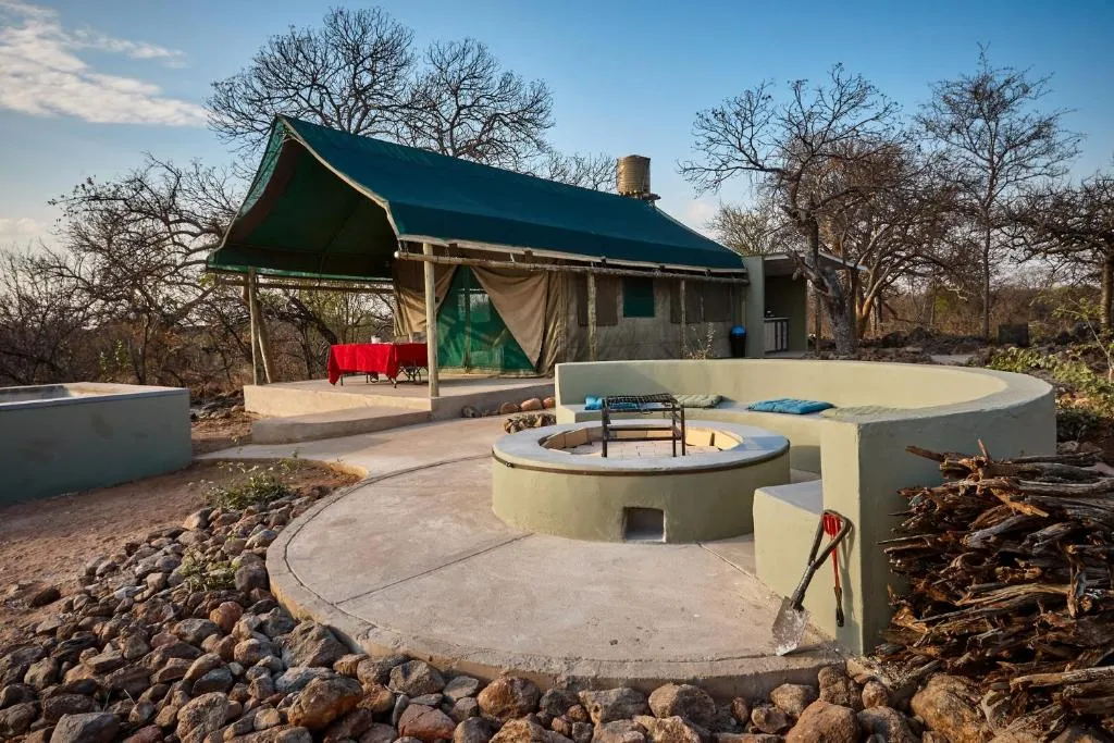 ZuriCamp - Tent Zahir, hotel in Tsumeb