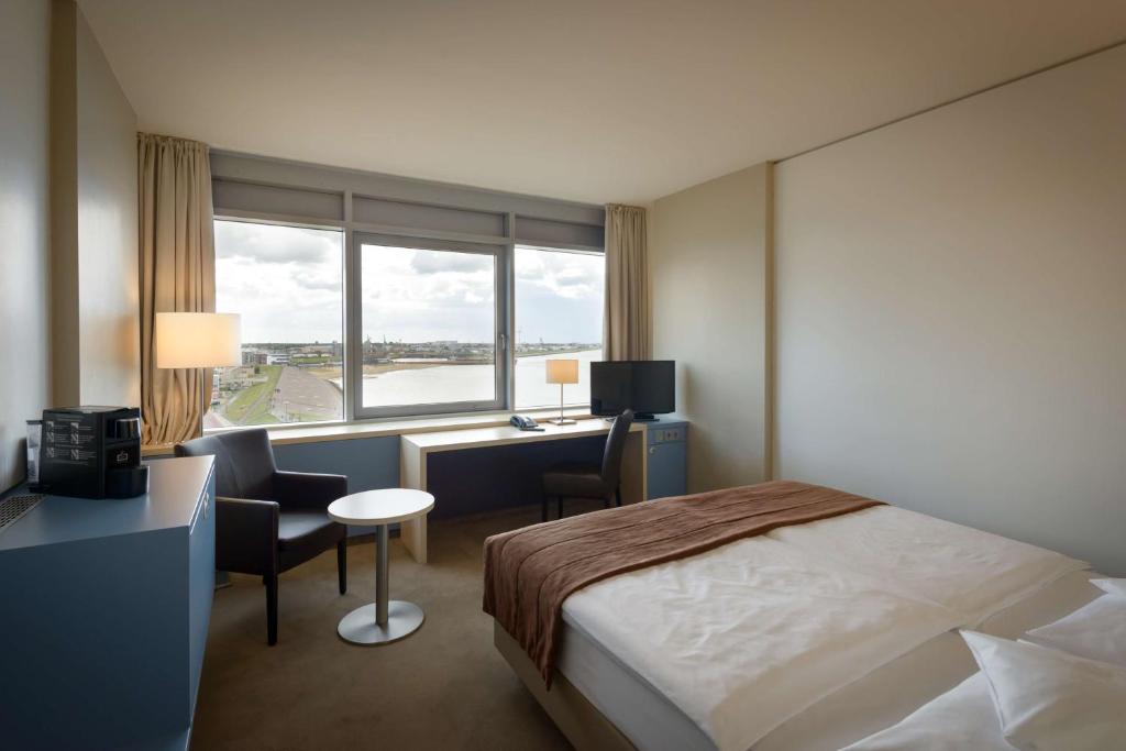 Comfort Plus Room with side Weser View