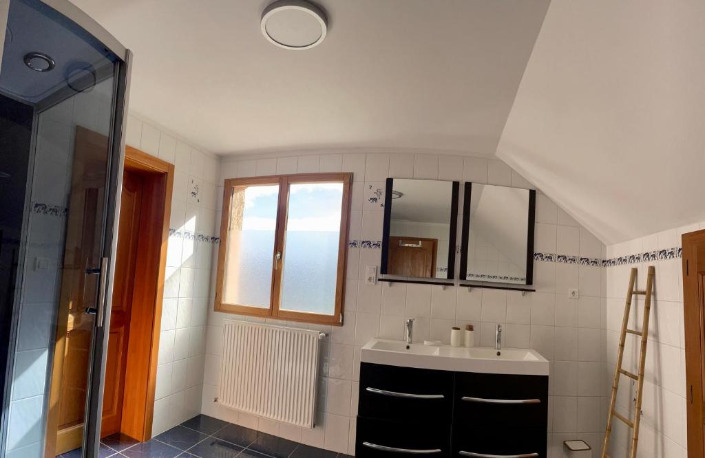 La Gouleote Spacieuse maison type chalet avec jacuzzi, sauna, pétanque - 3
