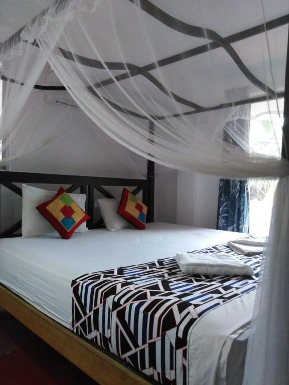 Blue Horizon Beach Hotel photo