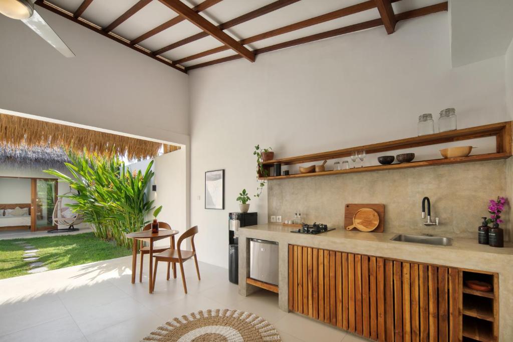 Palm Merah Villas - Adults Only photo