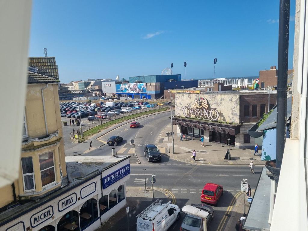 Ascot Apartments - Families & Couples, Blackpool