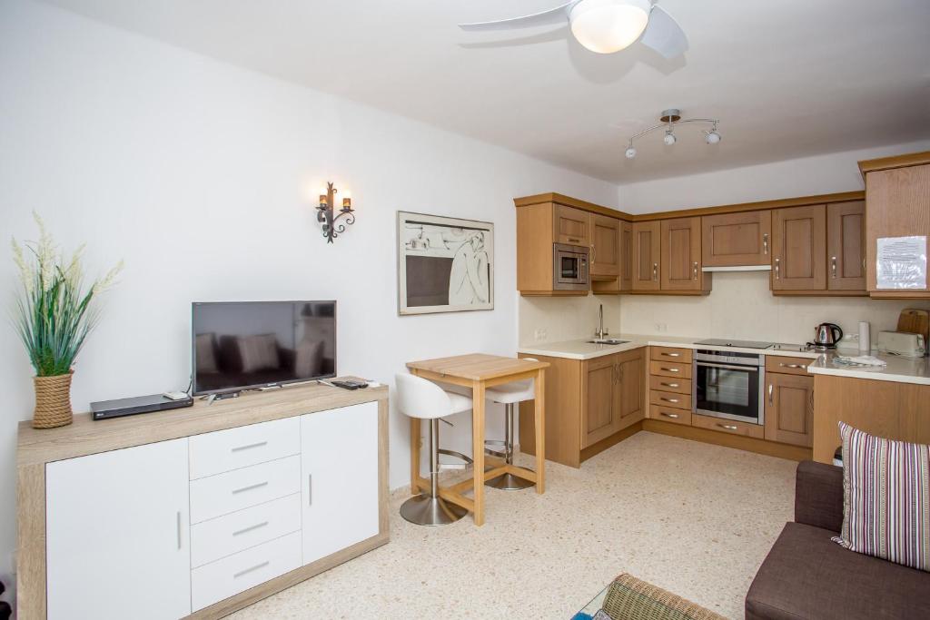 Las Palmas 17B Oasis Properties - 5