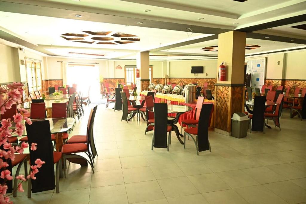 Rose Valley Hotel Naran photo