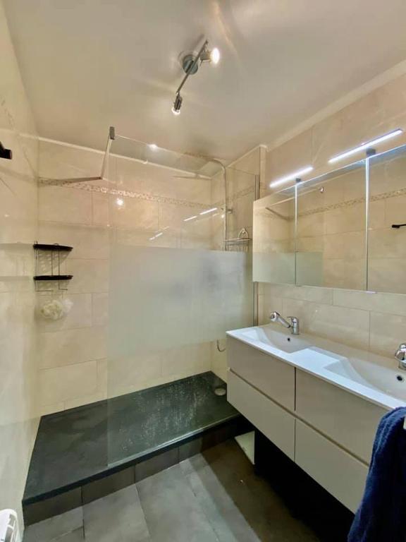 CHAMBRE DE 11 M2 AVEC BALCON - 3