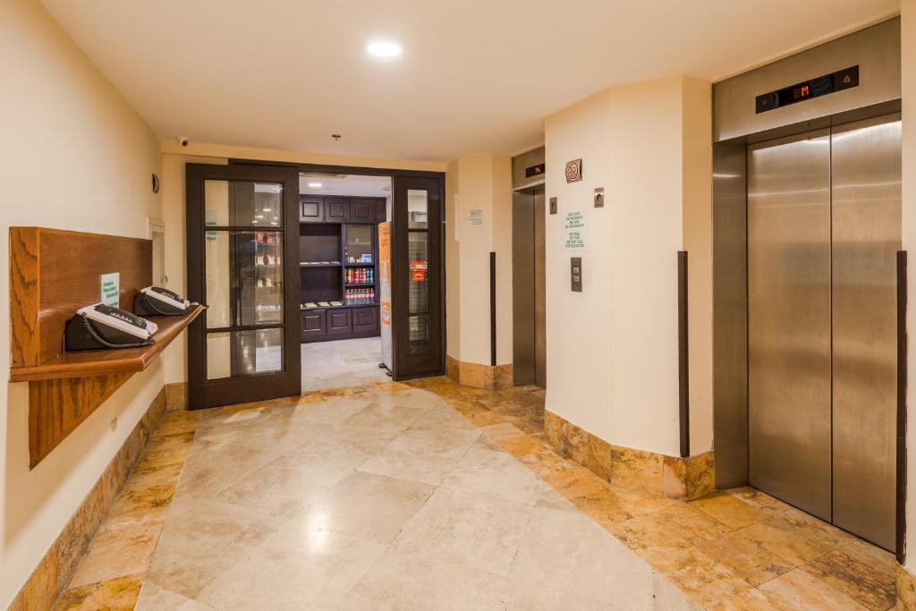 Holiday Inn Monterrey Valle photo