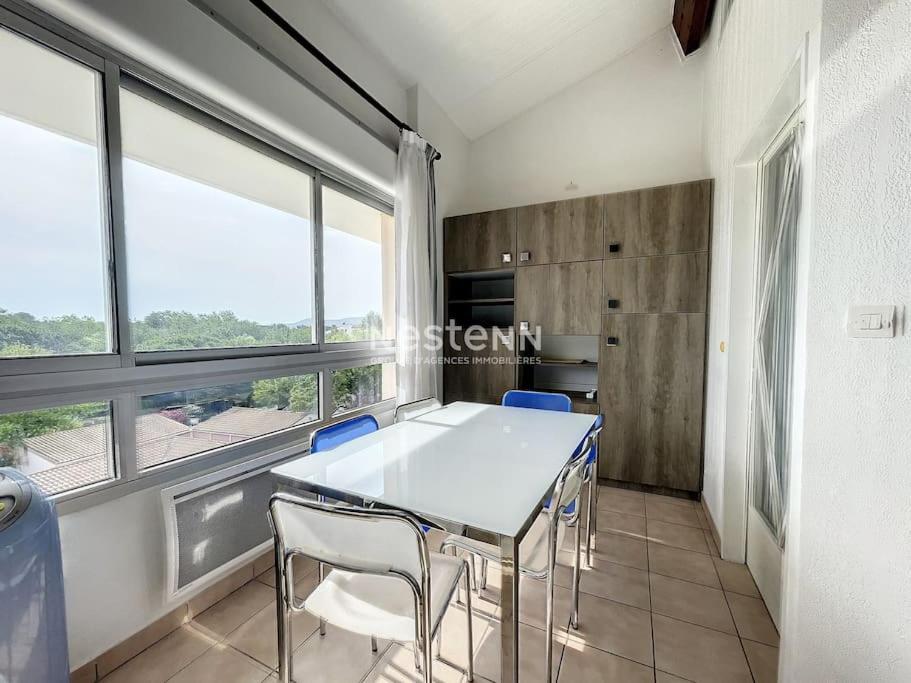 2942-Appart t4, 6 couchages, Piscine - 2