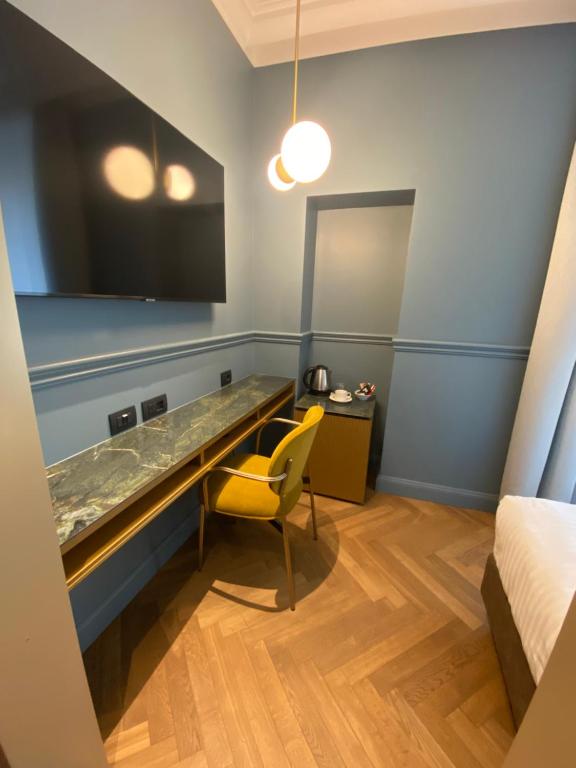 Hotel Room 3